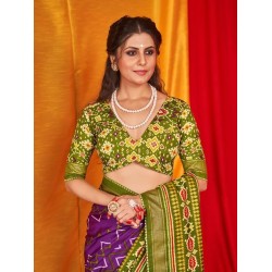 Women's Embroidery Saree With Unstitched Blouse